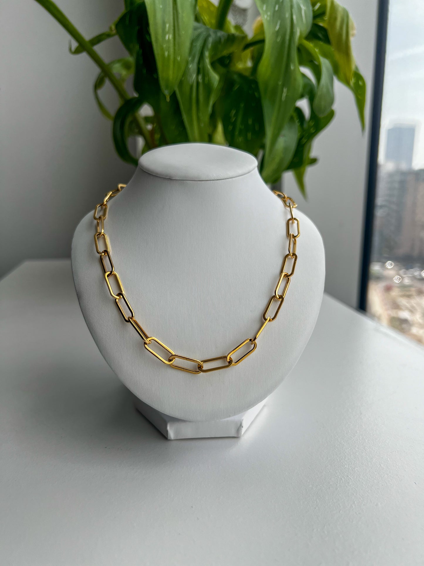 18K Clip Choker Necklace