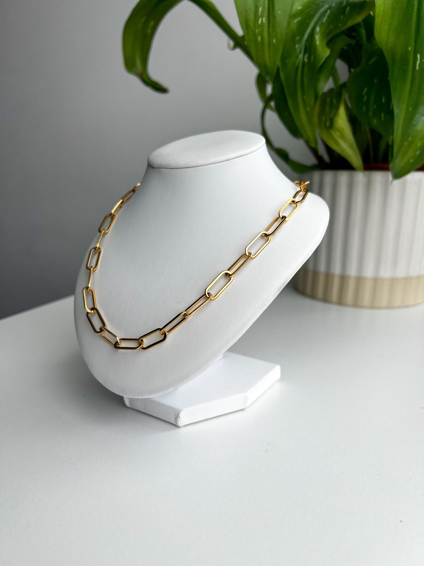 18K Clip Choker Necklace