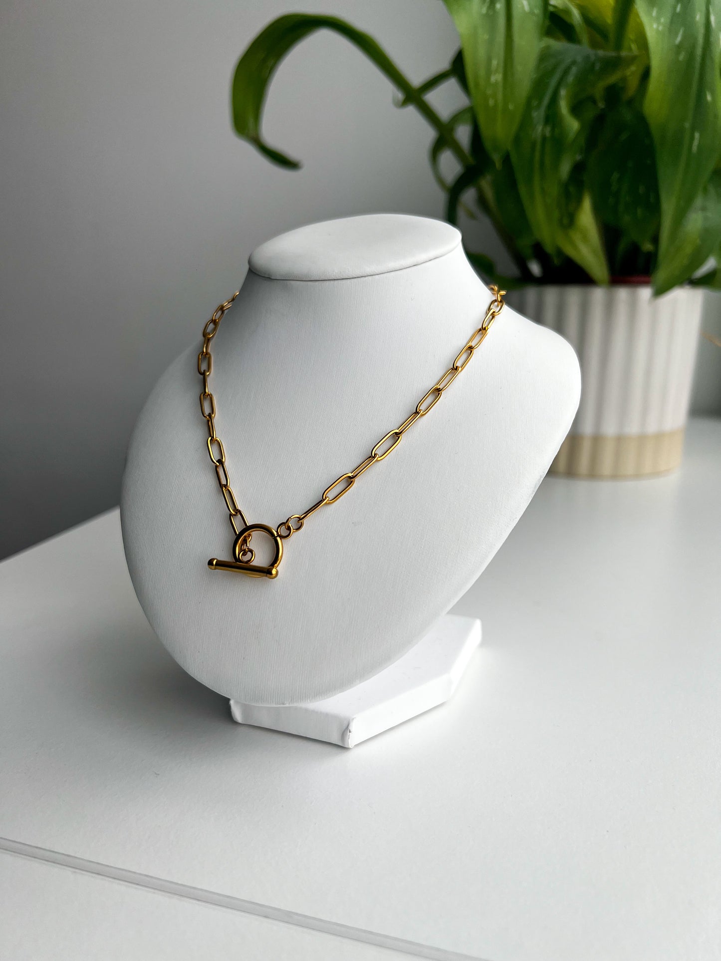 18K Toggle Necklace